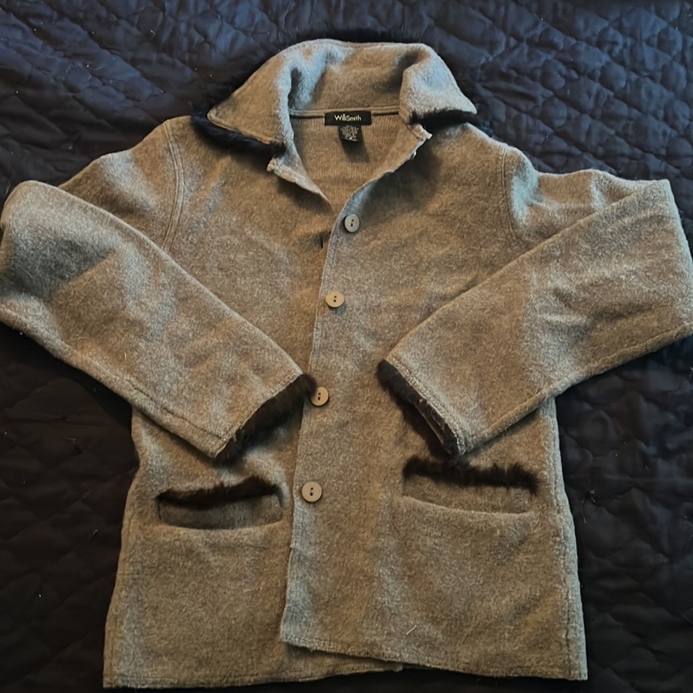 Woman’s Will smith coat very cozy size small like new!